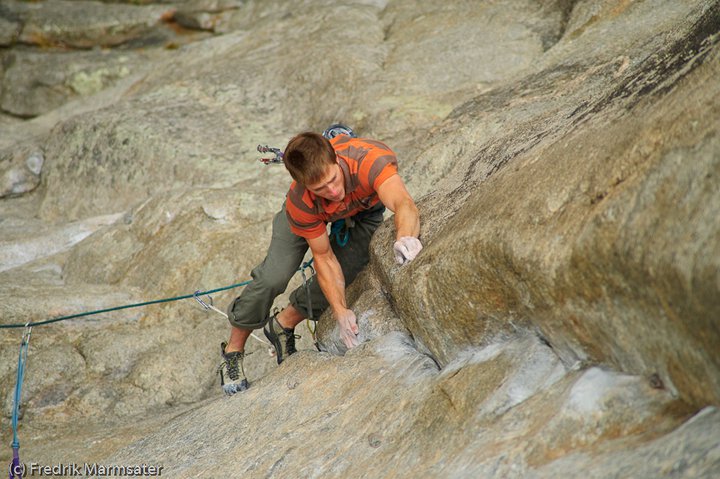 la sportiva crack climbing shoes