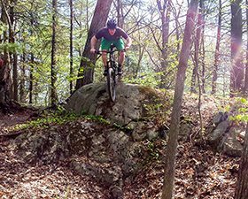 Tom Collier reviews the 2015 Giant Trance SX 27.5 for Blister Gear Review