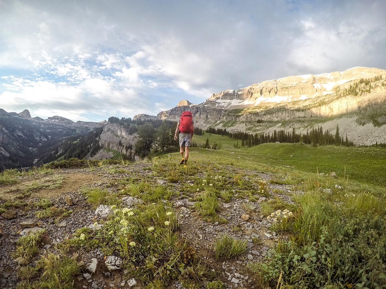 thule versant 60l women's