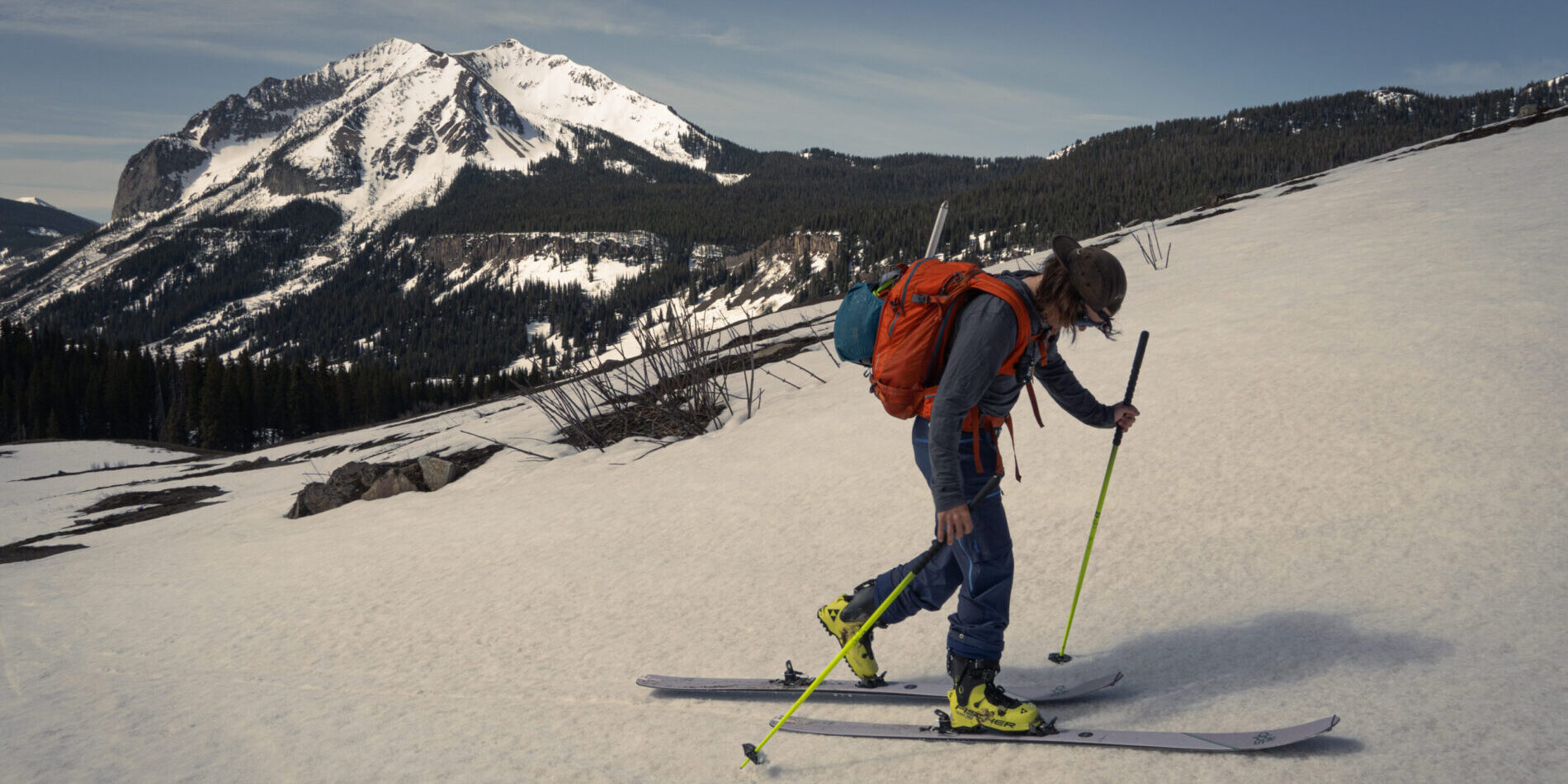 How to Dress in Layers for Skiing