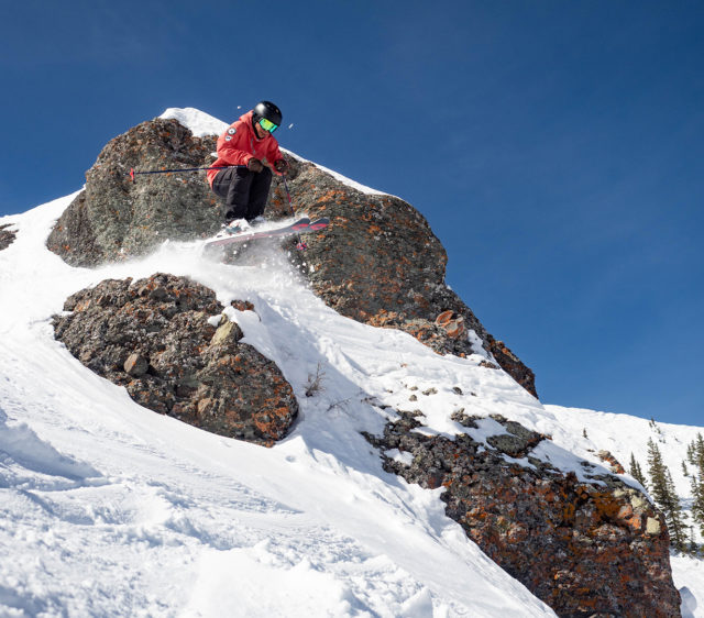 Luke Koppa reviews the Amundsen Peak Anorak for Blister.
