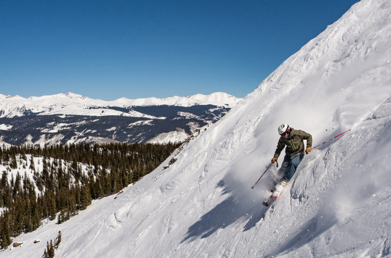 Jonathan Ellsworth, Sam Shaheen, and Luke Koppa discuss new skis & goggles, random reviews, and more on Blister's GEAR:30 Podcast