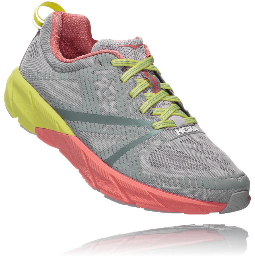 hoka one one tracer 2