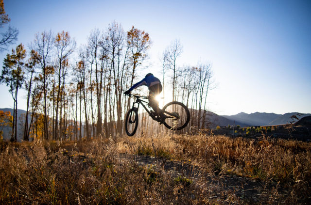 Blister reviewers discuss which mountain bike pedals they prefer, how different mountain bike pedal systems differ, and more.