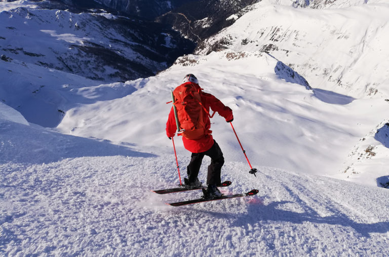 On Blister's GEAR:30 Podcast, SCOTT’s CMO, Reto Aeschbacher, discusses the brand's skiing history, the new 20/21 Scott Superguide skis, and more.