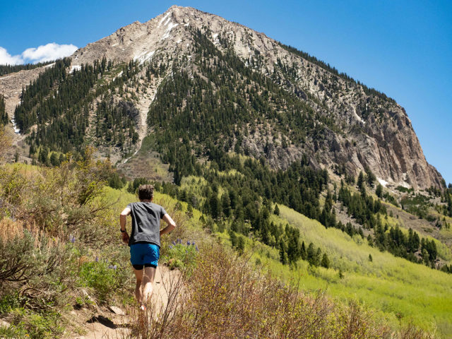 Gordon Gianniny reviews the Salomon S/Lab Sense 8 for Blister in Crested Butte, Colorado.