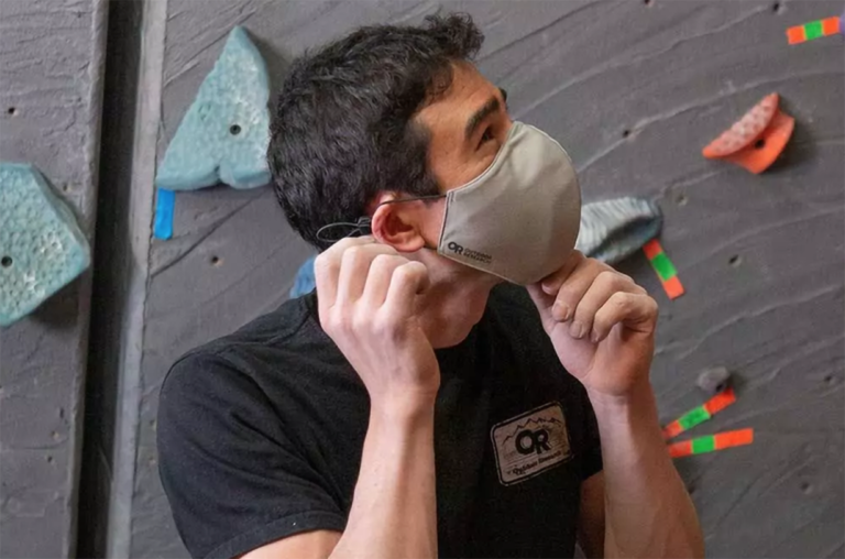 Outdoor Research Essential Facemask