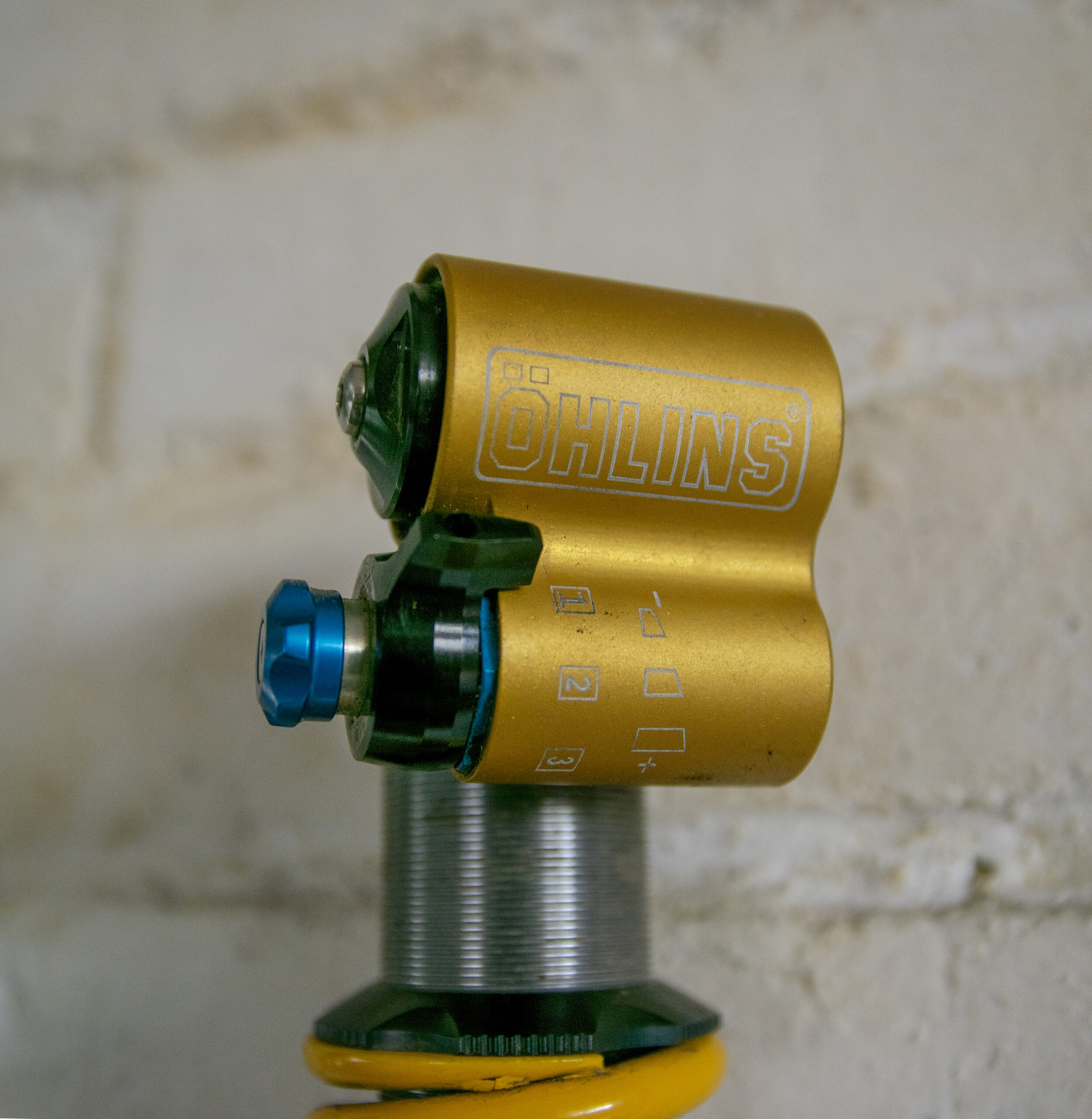 David Golay reviews the Ohlins TTX22 for Blister