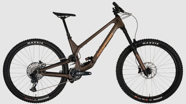 David Golay reviews the 2022 Norco Range for Blister