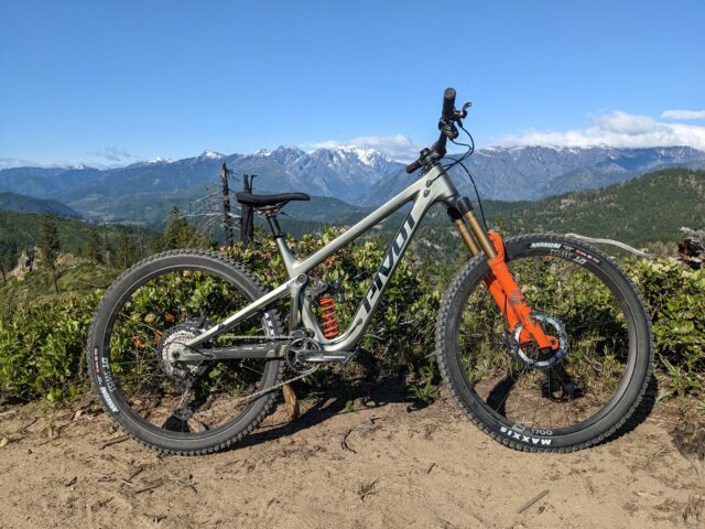 Pivot downhill hot sale mountain bike