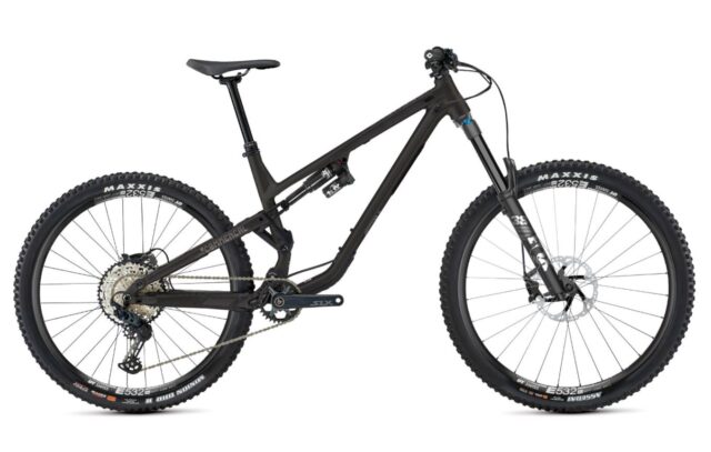 David Golay reviews the 2022 Commencal Meta SX for Blister