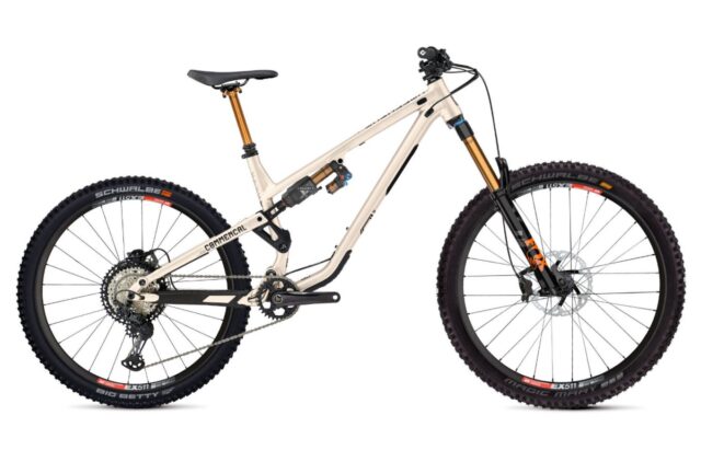 David Golay reviews the 2022 Commencal Meta SX for Blister