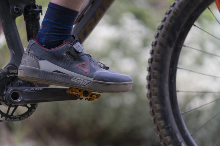 leatt clipless shoes