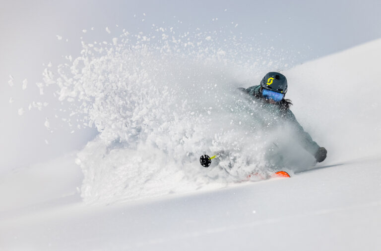 On the Blister Podcast, we talk to the American skier who now calls Sweden home, Jackie Paaso, about her very raw, very real new film, The Arctic 12. We discuss her background; being on the Freeride World Tour with her husband, Reine Barkered; and the ins and outs of their 26-day expedition through the tallest peaks of northern Sweden.
