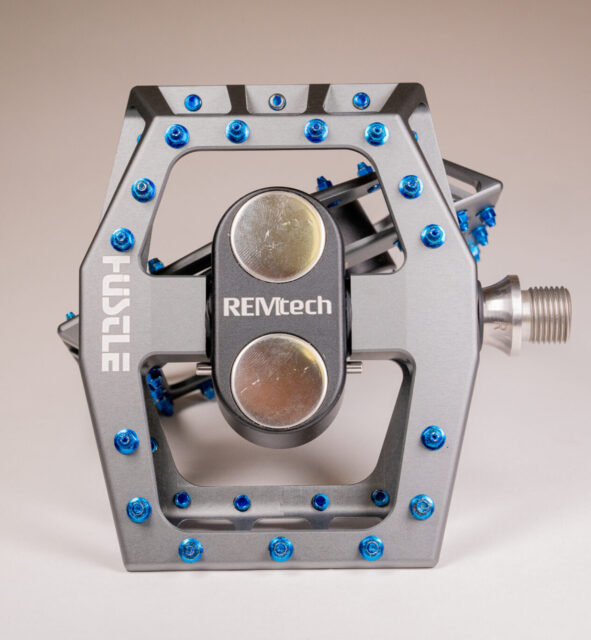 Hustle Avery REMTech Magnetic Clipless Pedals Blister Review