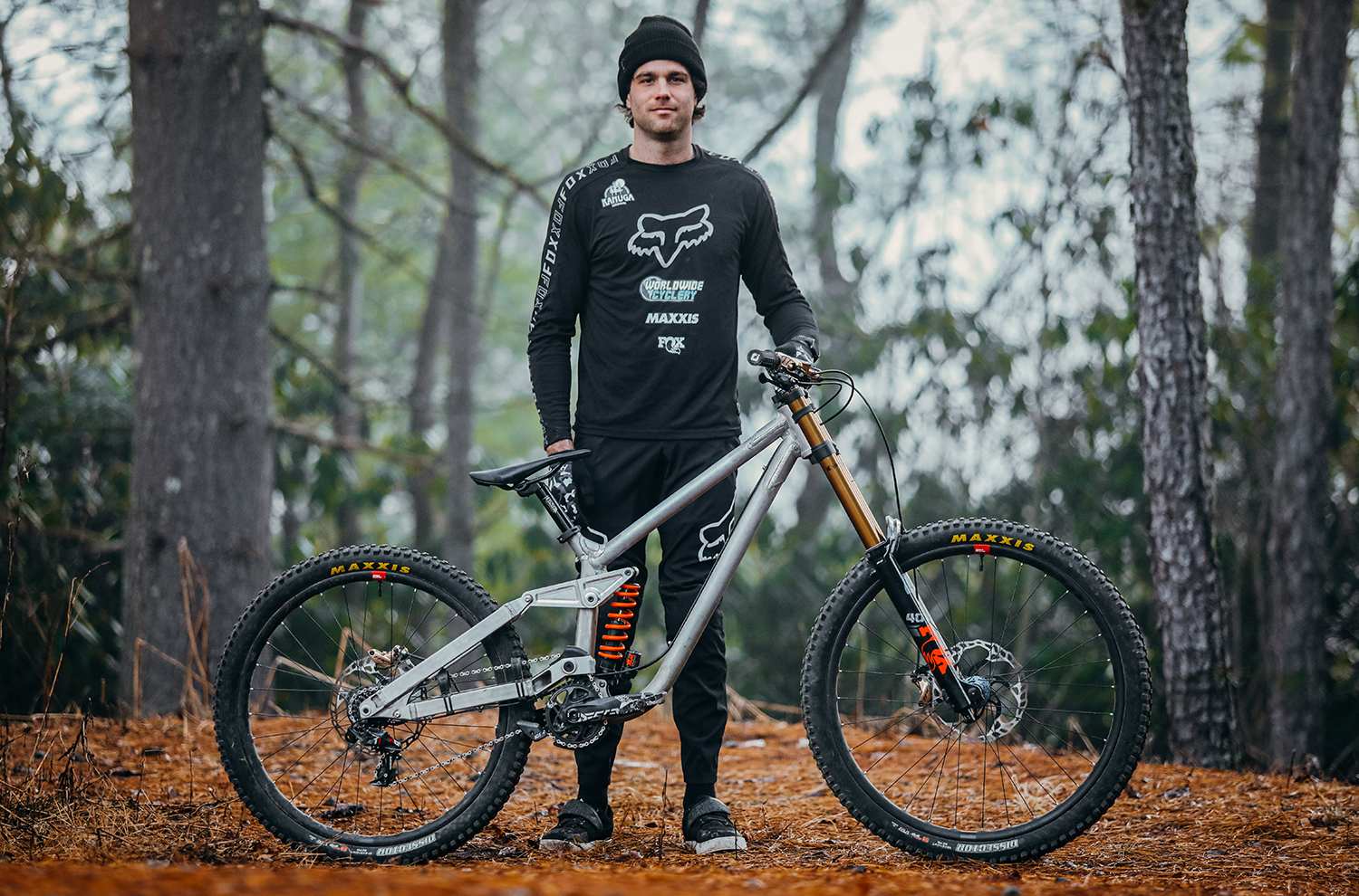 When we heard that Neko Mulally was planning on racing the 2022 World Cup season on a bike he designed himself, we had to get him on Bikes & Big Ideas to talk about how he decided to take on such an ambitious project; designing the bike(s) and working with Frank The Welder to build them; starting his own team; and a whole lot more.