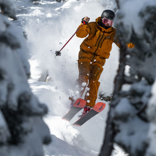 Dylan Wood in the Picture Organic Folder Xpore Kit (Mt. Crested Butte, CO)