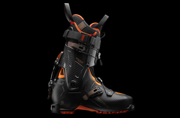 Today Tecnica made an announcement many people had been waiting for — Tecnica is entering the (very) lightweight touring boot category. Blister discusses the new Zero G Peak boots