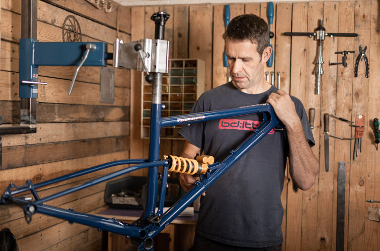 Starling Cycles have made a name for themselves building simple, elegant steel single-pivot bikes, and this week on Bikes & Big Ideas, we sat down with founder Joe McEwan to talk about going from working on aerospace composites to building metal bikes, his thoughts on bike design — including why simpler is often better — and a whole lot more.