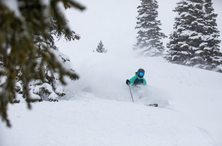 On our GEAR:30 podcast, Kristin Sinnott, Kara Williard, and Sascha Anastas talk about some of their highlights from the Blister Summit and discuss a bunch of the gear they spent time on from Fischer, Salomon, Dynastar, Renoun, Rossignol, and more.