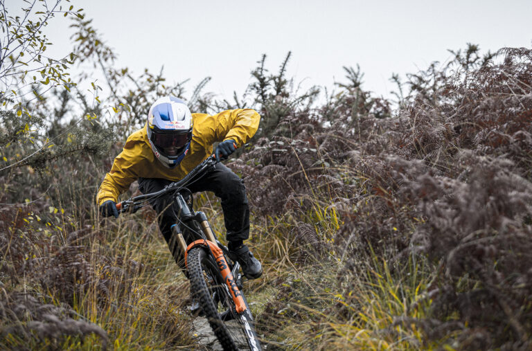 Martin Maes practically grew up in the GT pits with his father, and had raced for them since he was a teenager. But he made the move to Orbea for 2022, and so on this week’s episode of Bikes & Big Ideas, we sat down to chat about his career trajectory and the value of a change of pace; the mental aspects of racing & injury recovery; becoming a father; bike setup for Enduro and DH racing, and a whole bunch more.