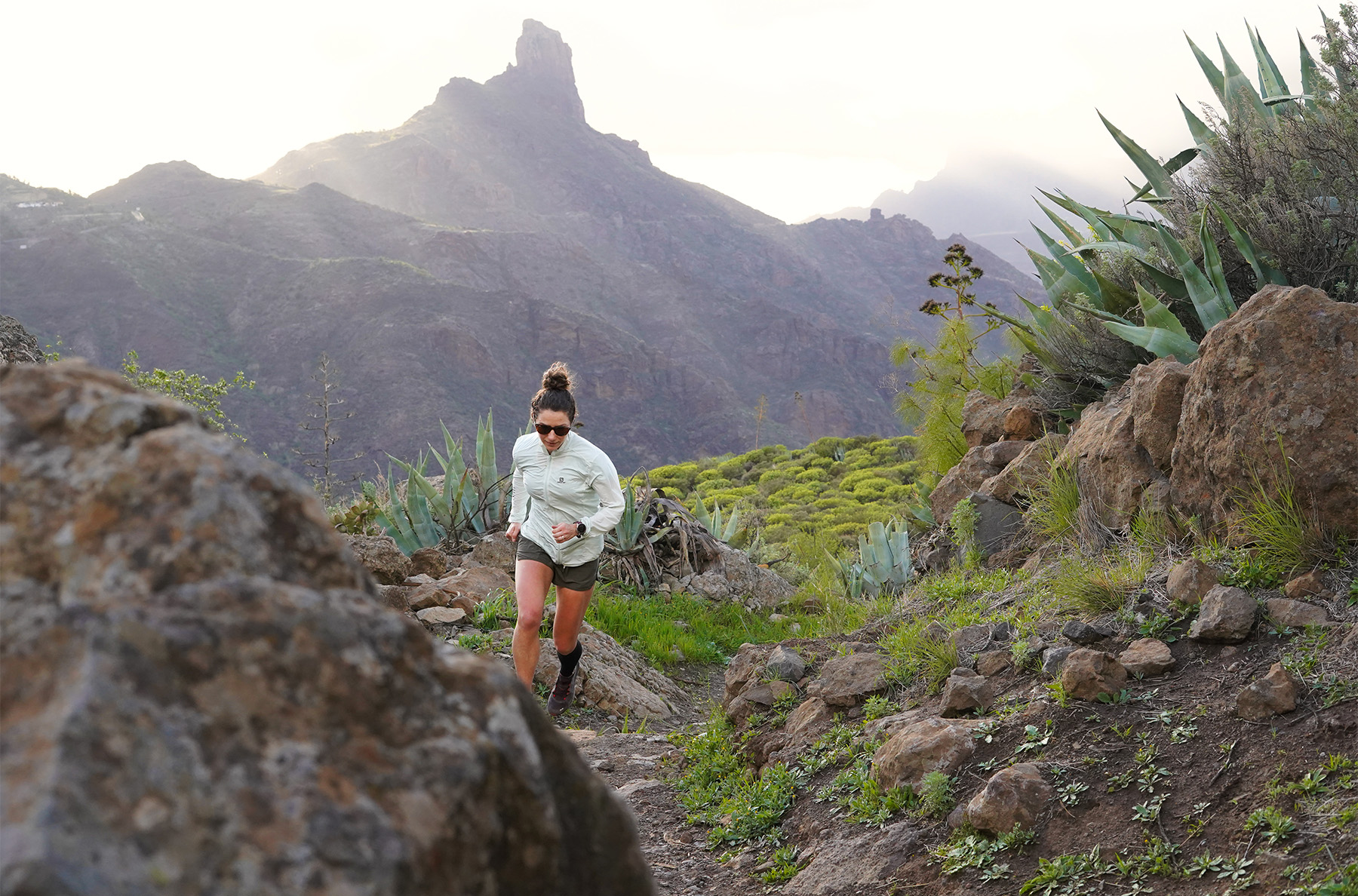 In this ‘Race Edition’ of Running Through the News, Salomon athlete, Leah Yingling (who’s already been on major podiums twice this year), joins us to discuss race results from the past few weeks and to preview the stacked fields at Madeira Island Ultra Trail and Canyons 100k.
