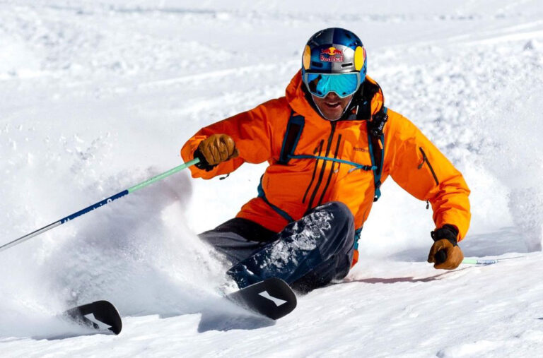 Chris Davenport joins us on the Blister Podcast to discuss his move to the Peak Ski Company executive team; the future of Peak Skis; his relationship with Bode Miller; his annual trip to Ski Portillo in Chile for Superstar Camp; and more