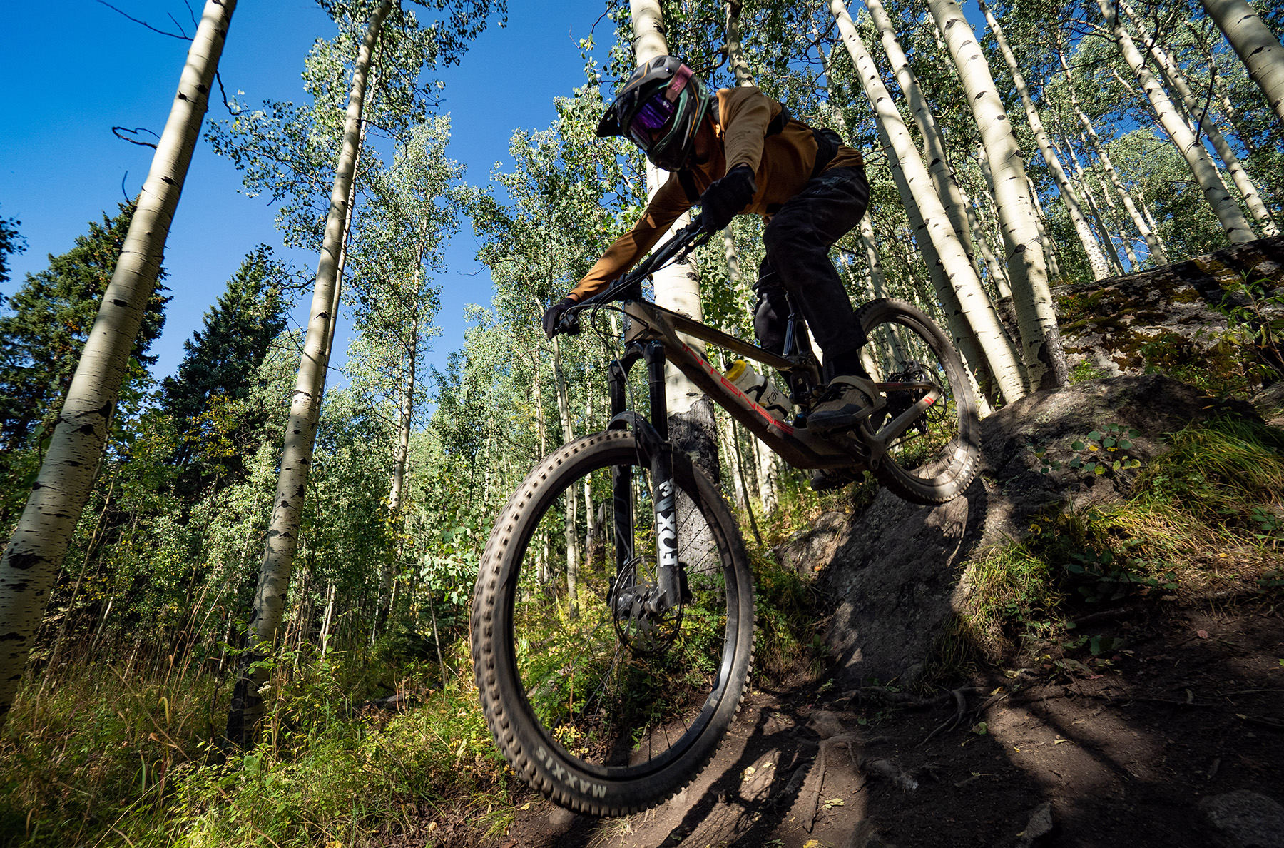 Eric Freson and Dylan Wood review the Intense Tracer 279 for Blister