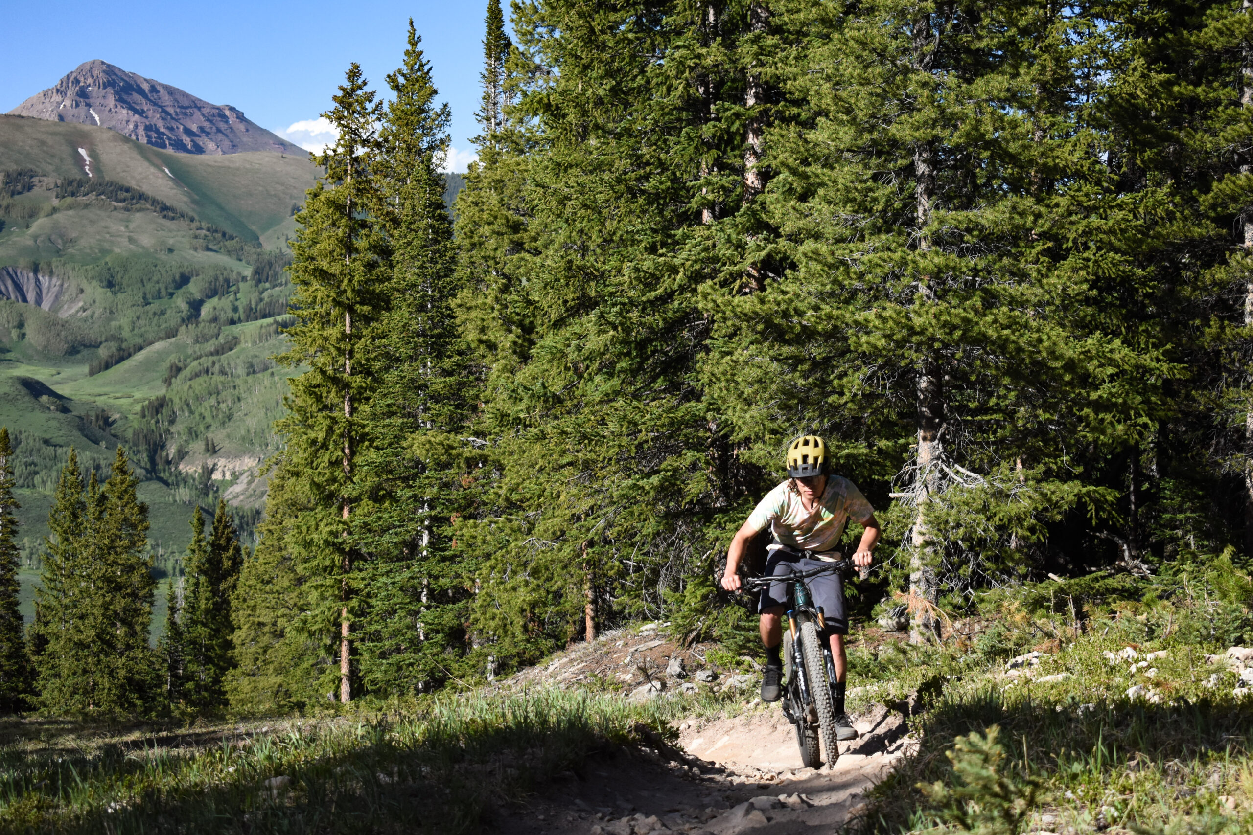 David Golay and Luke Koppa review the Giro Latch for Blister