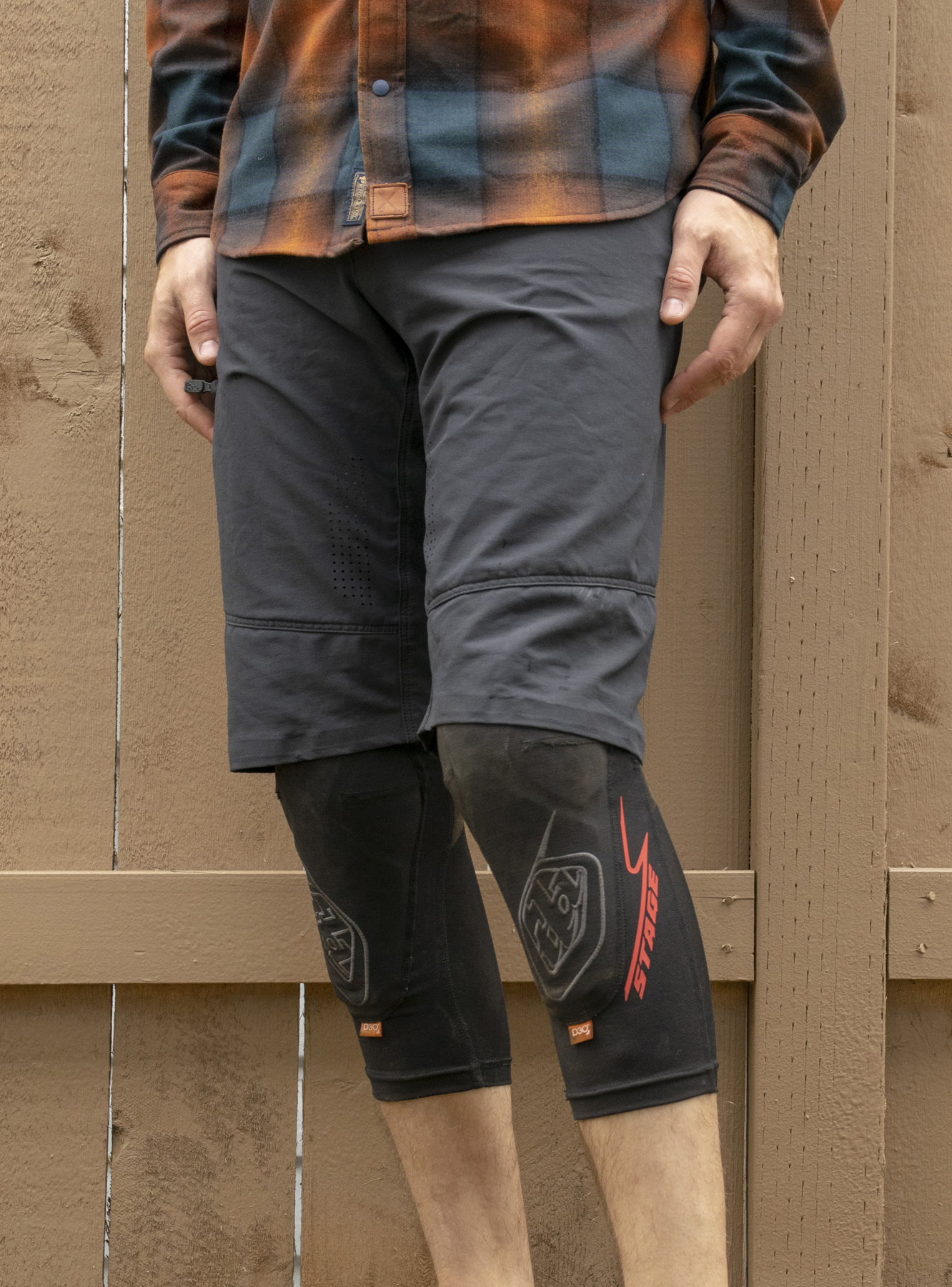 MTB Knee Pad Roundup — 2022 Blister