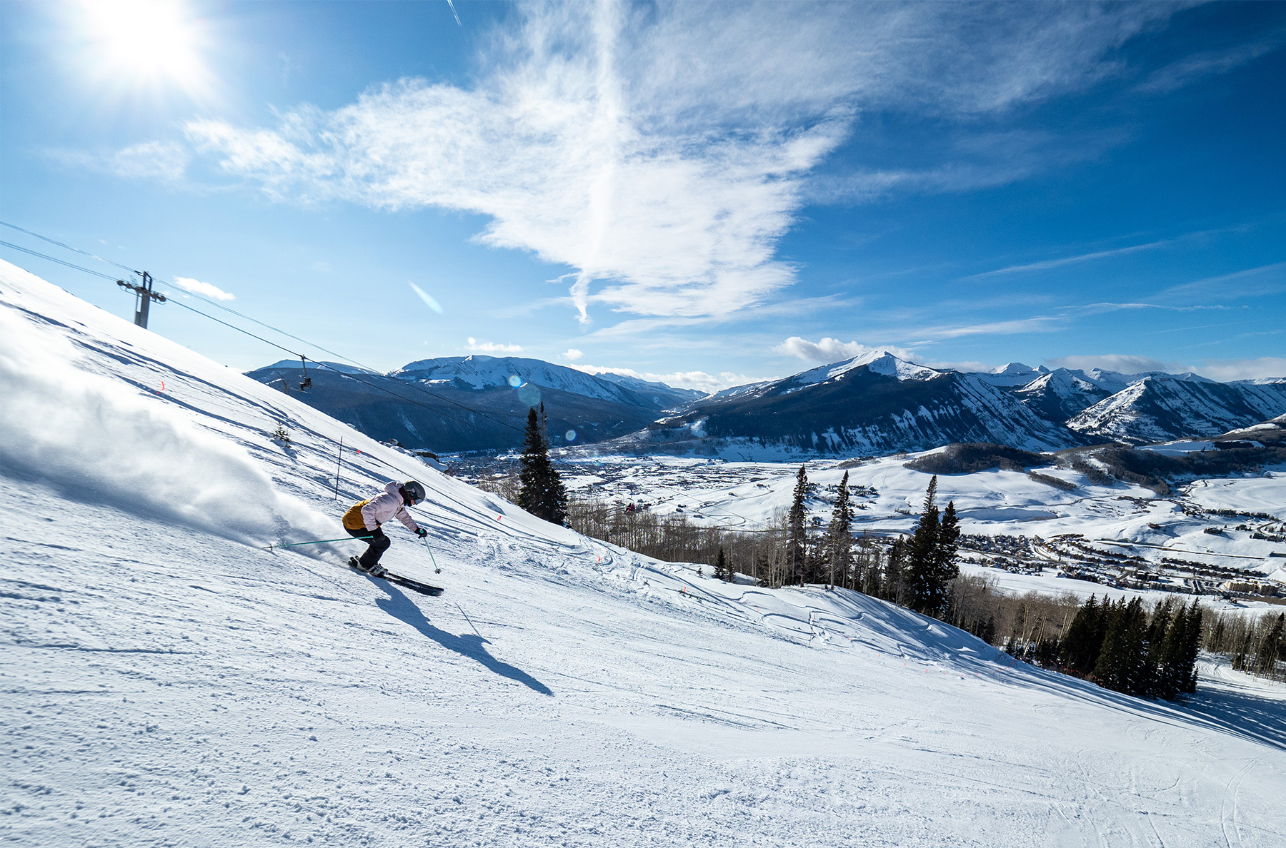 Jonathan Ellsworth, Luke Koppa, Kara Williard, and Dylan Wood discuss some of the notable gear they’ve been reviewing this season. They also discuss Christmas quesadillas; whether it’s okay to put sweaty ski socks on boot dryers; and we launch a new GEAR:30 segment called Crashes & Close Calls.