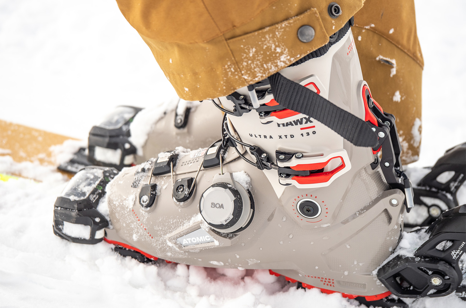 Jonathan Ellsworth & Dylan Wood review the Atomic Hawx Ultra XTD 130 BOA for Blister