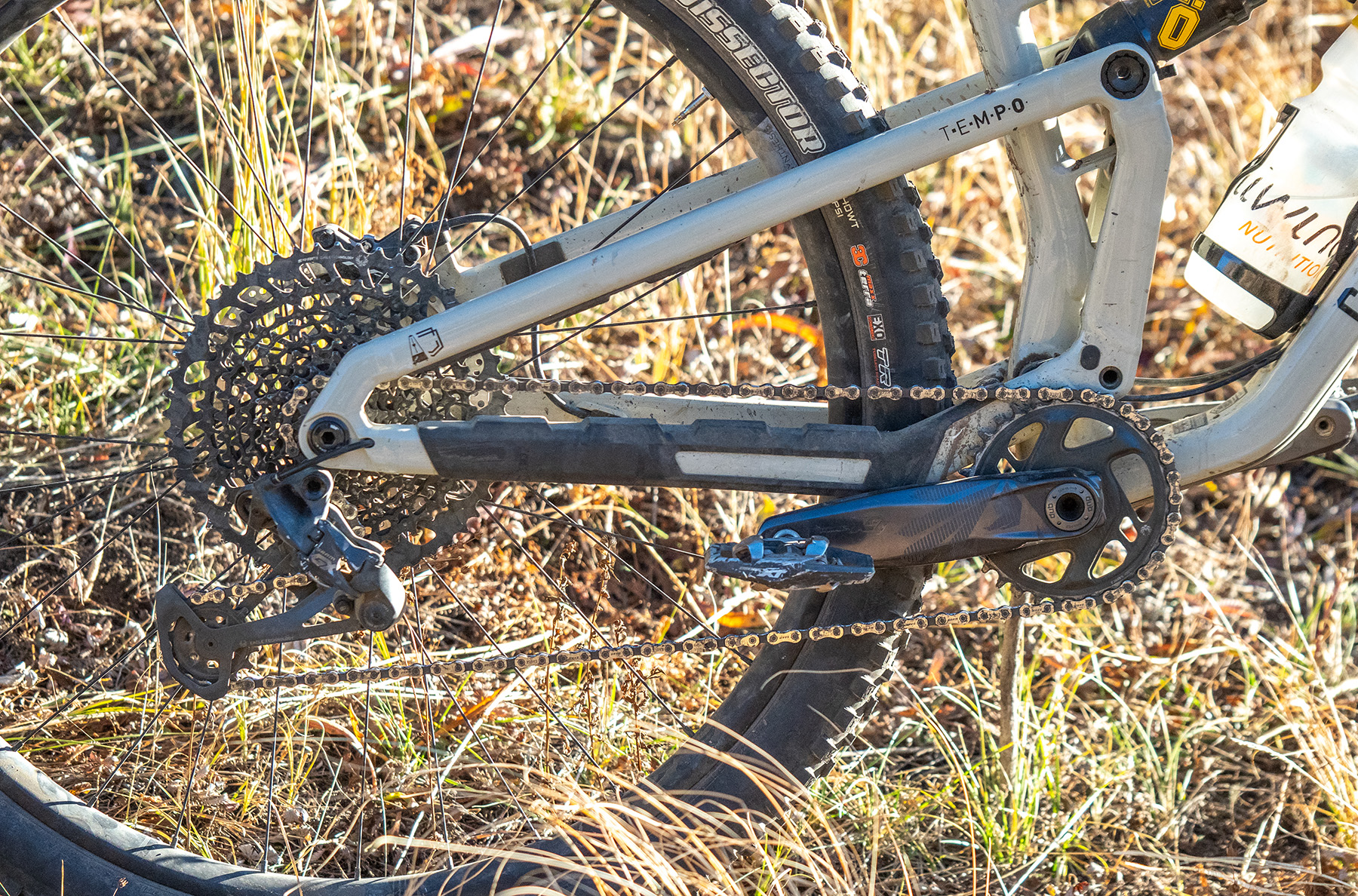 Simon Stewart and Dylan Wood review the Commencal T.E.M.P.O. for Blister