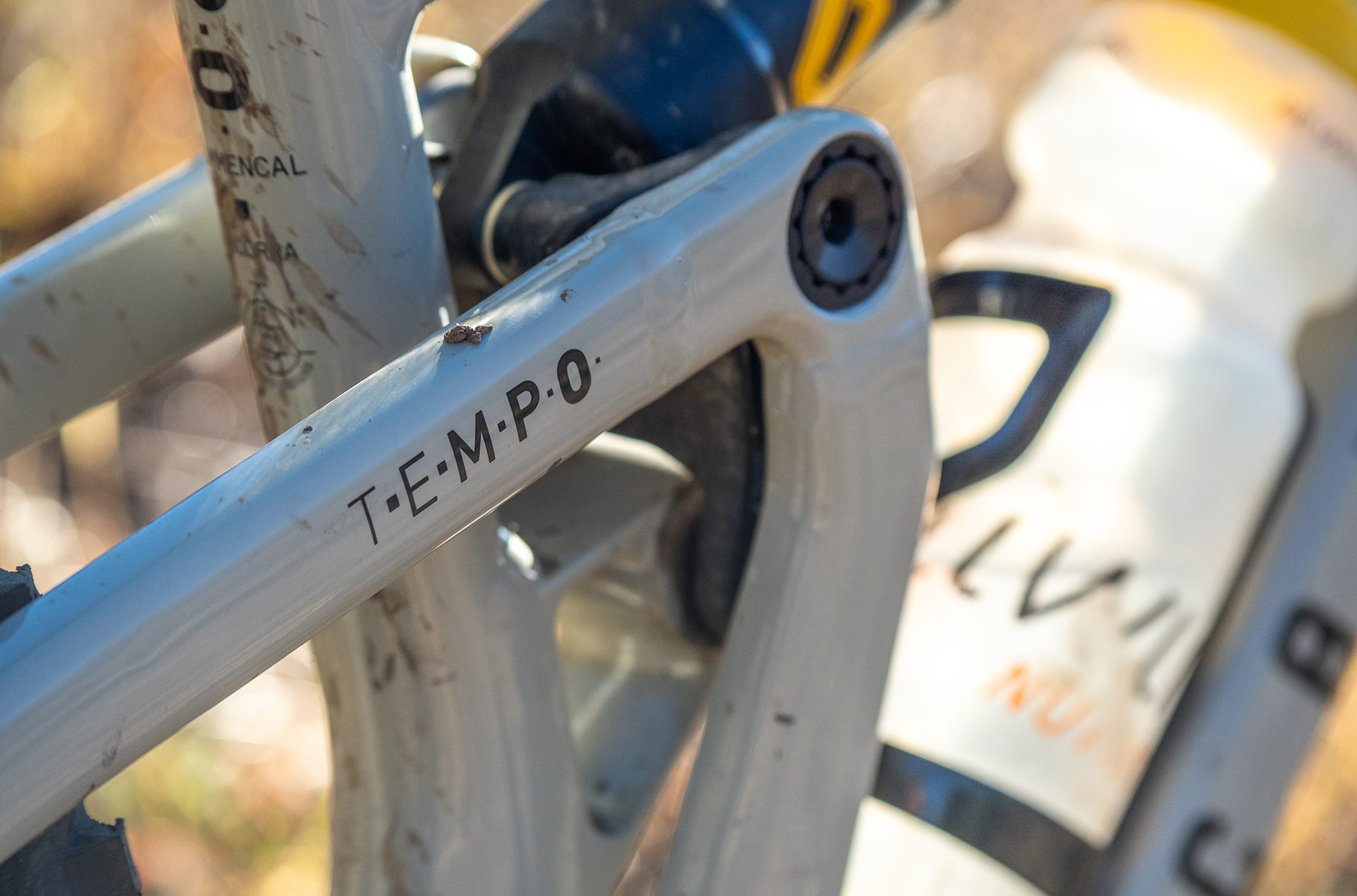 Simon Stewart and Dylan Wood review the Commencal T.E.M.P.O. for Blister