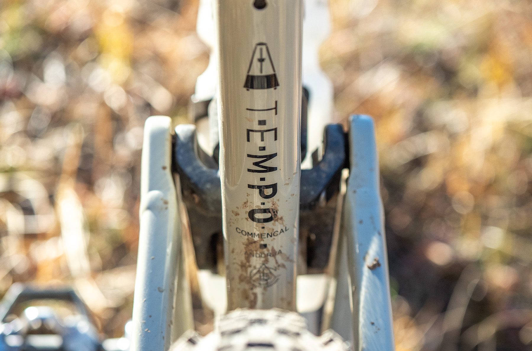 Simon Stewart and Dylan Wood review the Commencal T.E.M.P.O. for Blister