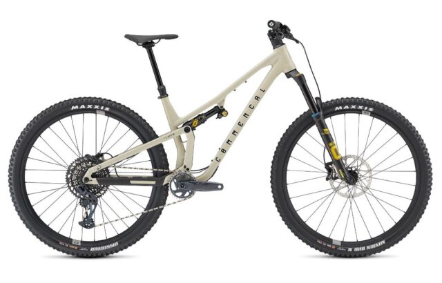 Simon Stewart reviews the Commencal T.E.M.P.O. for Blister