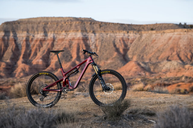 David Golay reviews the Yeti SB135 for Blister