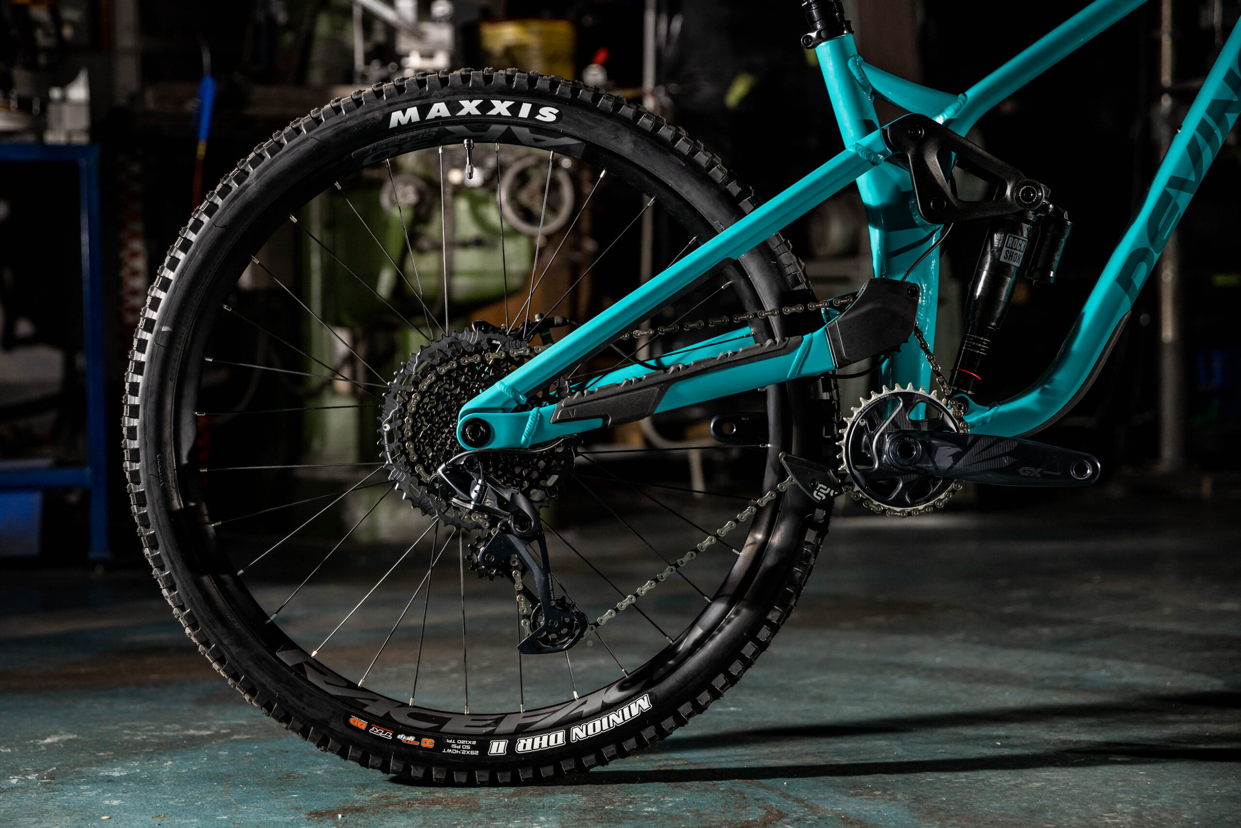 David Golay reviews the Devinci Chainsaw for Blister
