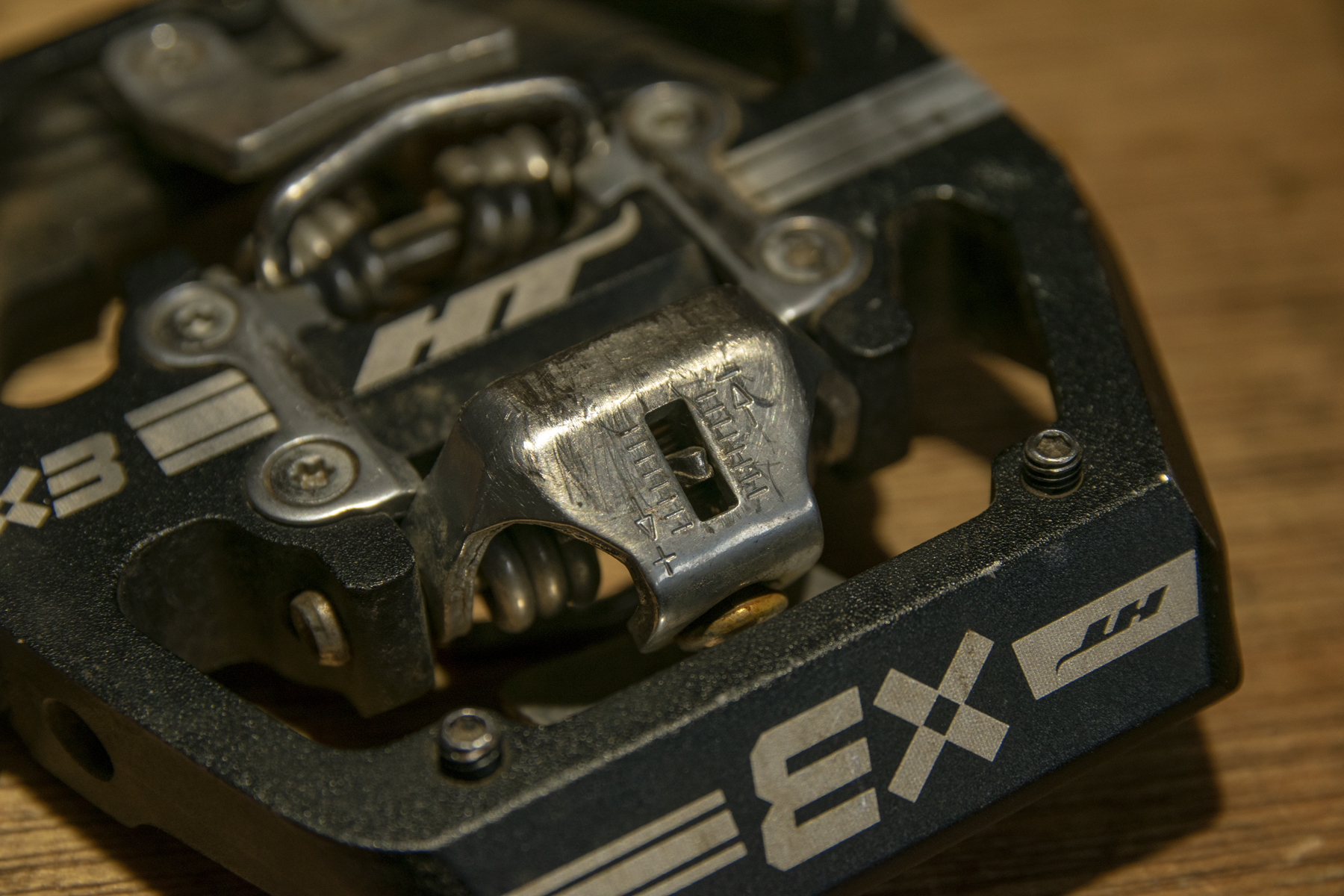 David Golay reviews the HT T2 and X3 Pedals for Blister