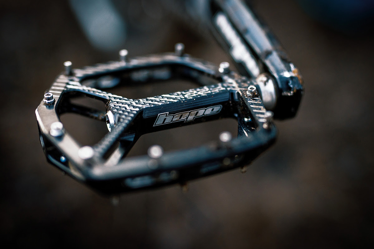 Zack Henderson reviews the F22 Flat Pedals for Blister