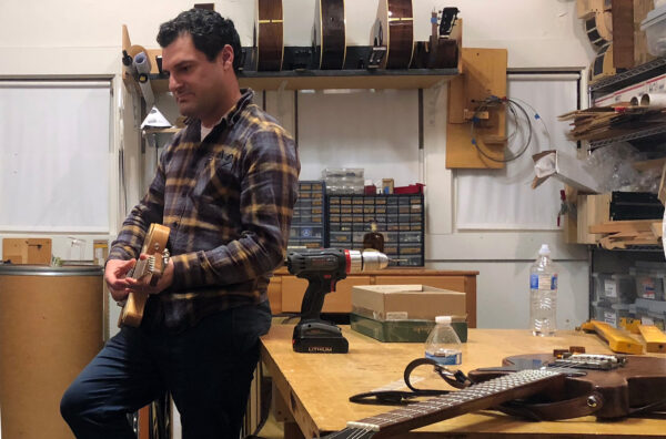 On our latest CRAFTED podcast, we’re talking all things guitars and guitar making with a fantastic guide to this world, Jason Verlinde, the publisher of Fretboard Journal. Jason and Jonathan discuss how and where guitars are being made; boutique vs. mass market brands; who is pushing innovation; guitar quivers; the greatest guitarists ever; and (much to Jonathan’s delight) Blind Willie McTell.