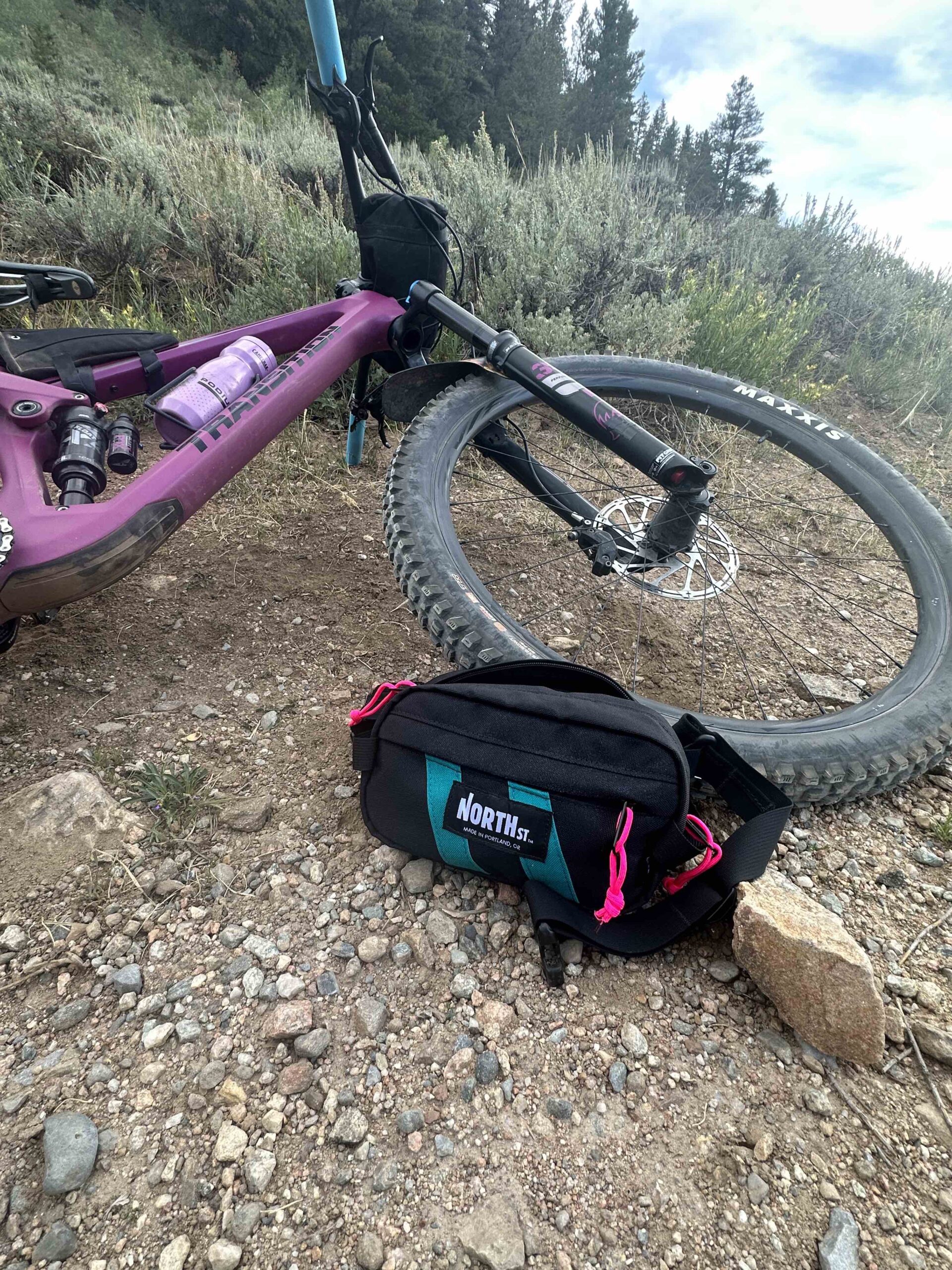 Kara Williard reviews the North St. LTD 9 Custom Pioneer Hip Pack for BLISTER.