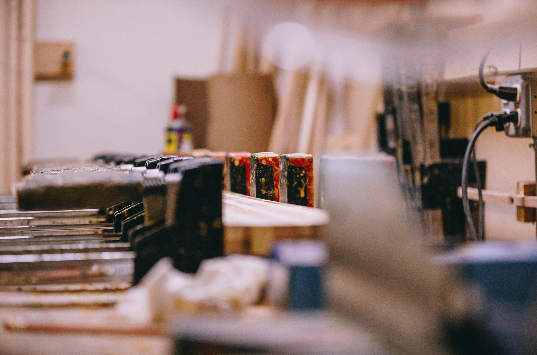 This past Monday, Jonathan was at the Parlor Custom Skis factory in East Boston to check out the factory and record a GEAR:30 podcast with Parlor owner & manager, Mark Wallace, about building custom skis in Boston; assessing skiers (and skiers assessing themselves); custom vs. semi-custom skis; and more.