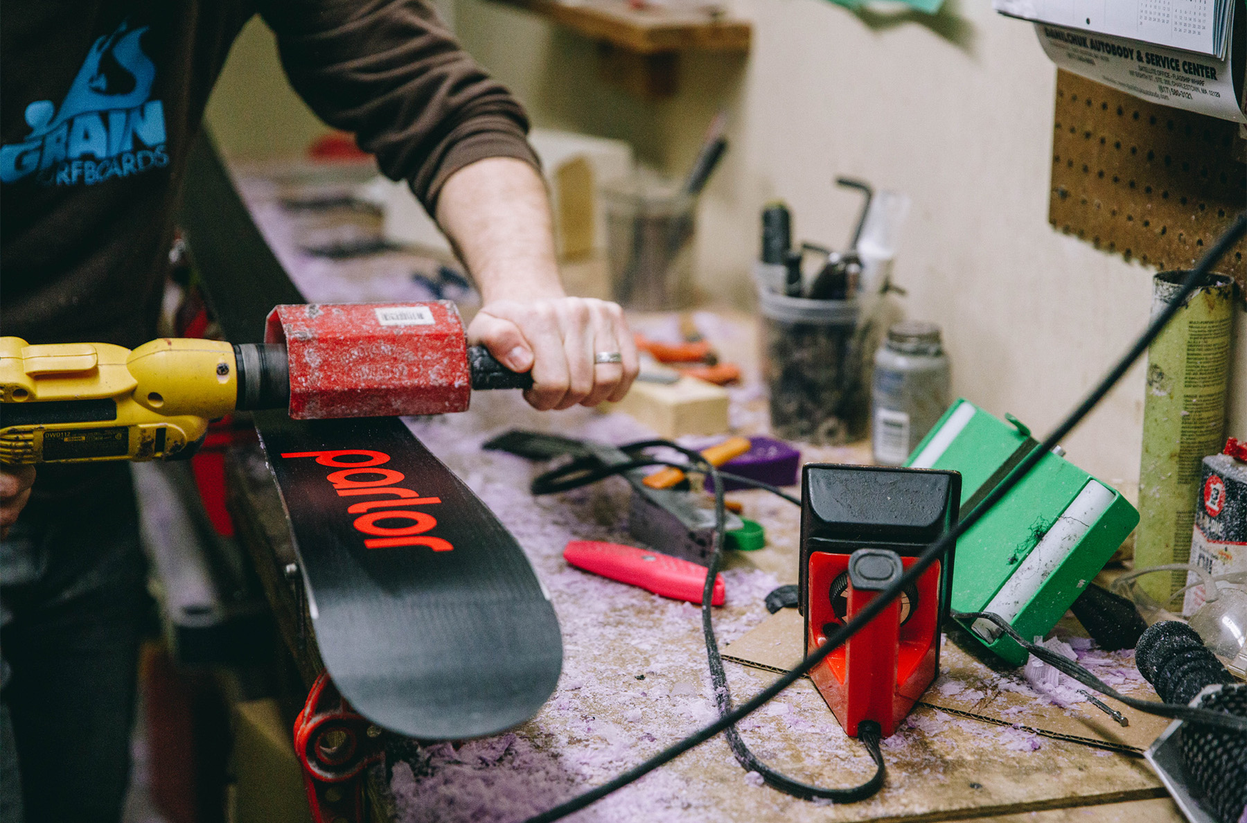 This past Monday, Jonathan was at the Parlor Custom Skis factory in East Boston to check out the factory and record a GEAR:30 podcast with Parlor owner & manager, Mark Wallace, about building custom skis in Boston; assessing skiers (and skiers assessing themselves); custom vs. semi-custom skis; and more.