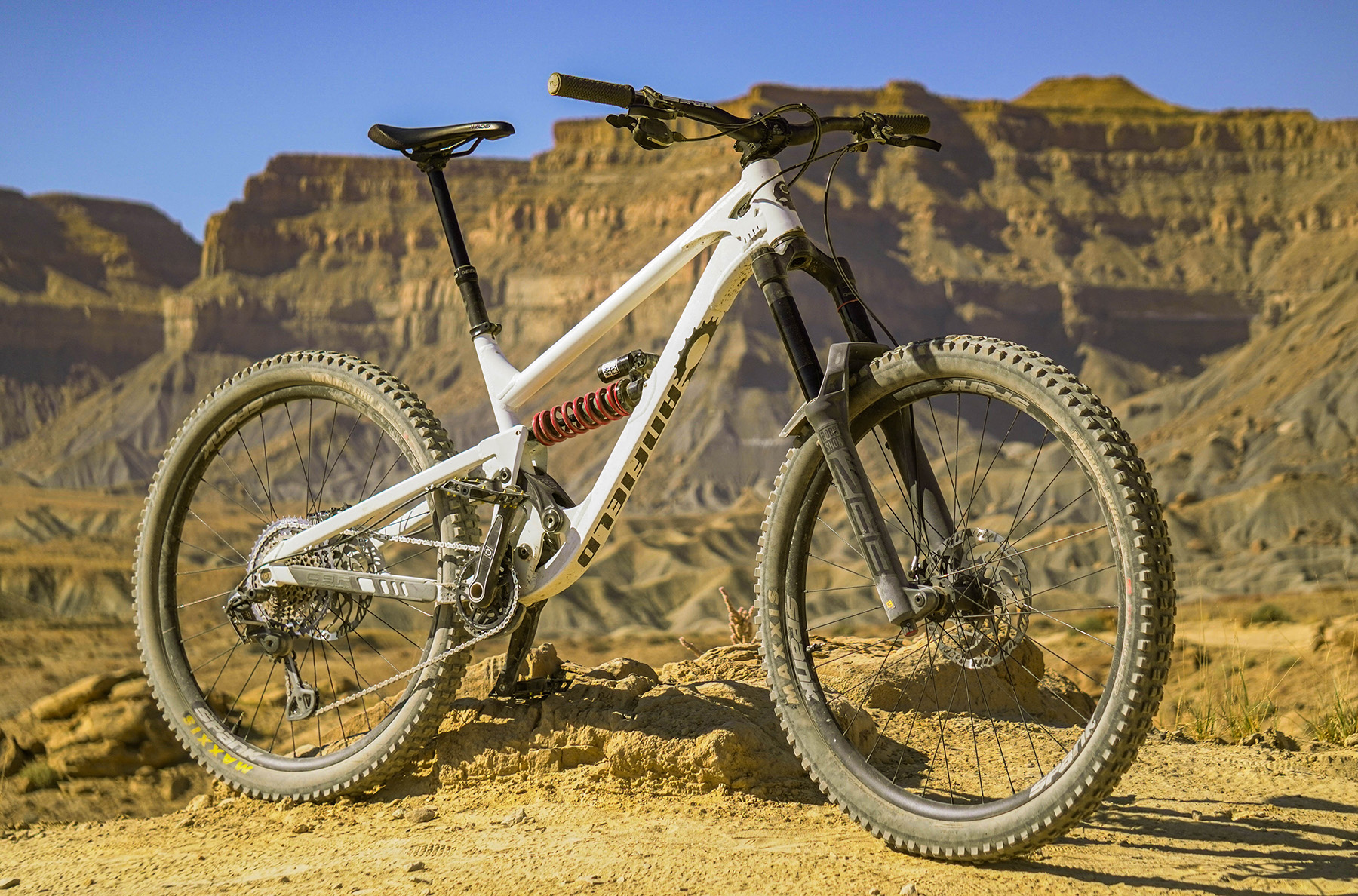 Dylan Wood and David Golay review the Canfield One.2 Super Enduro for Blister
