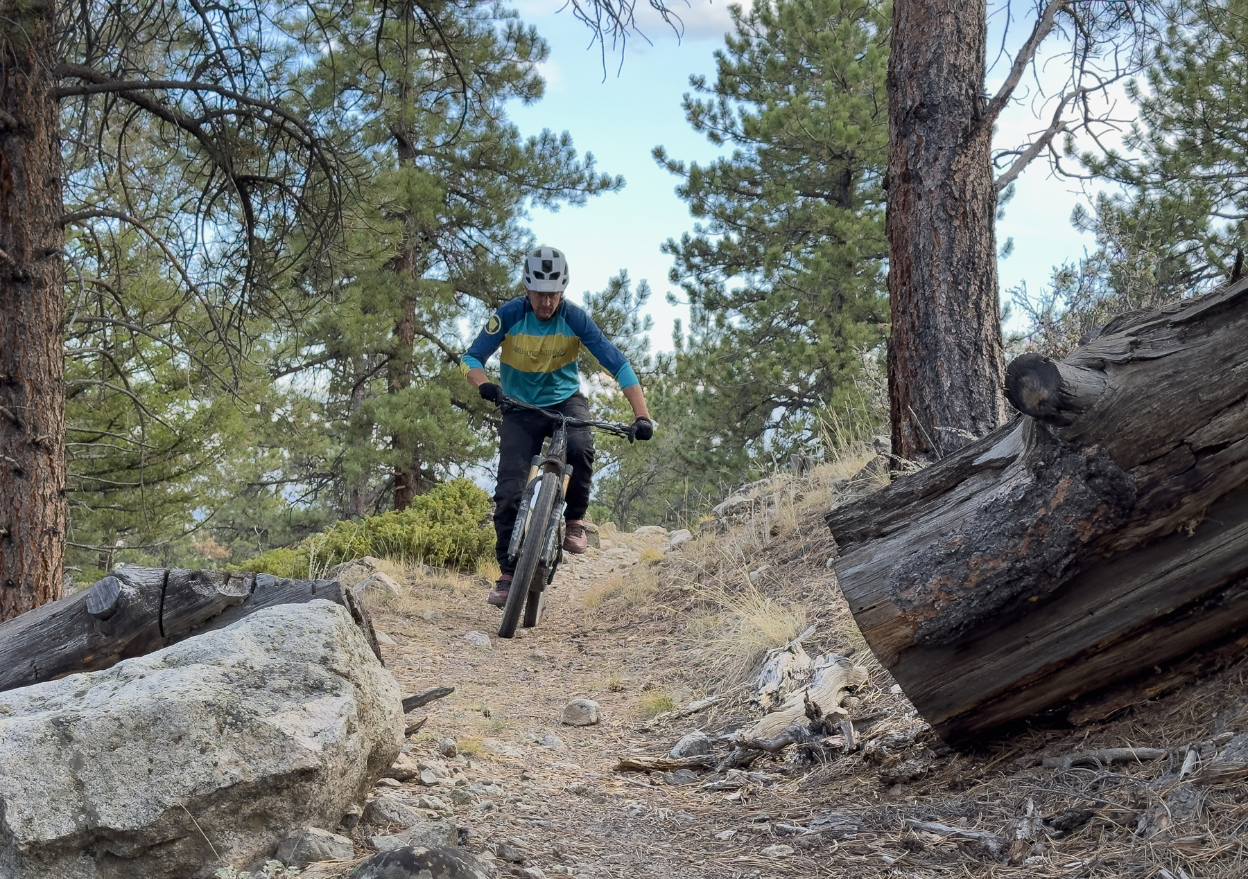 Simon Stewart and Dylan Wood review the Cannondale Moterra SL for Blister