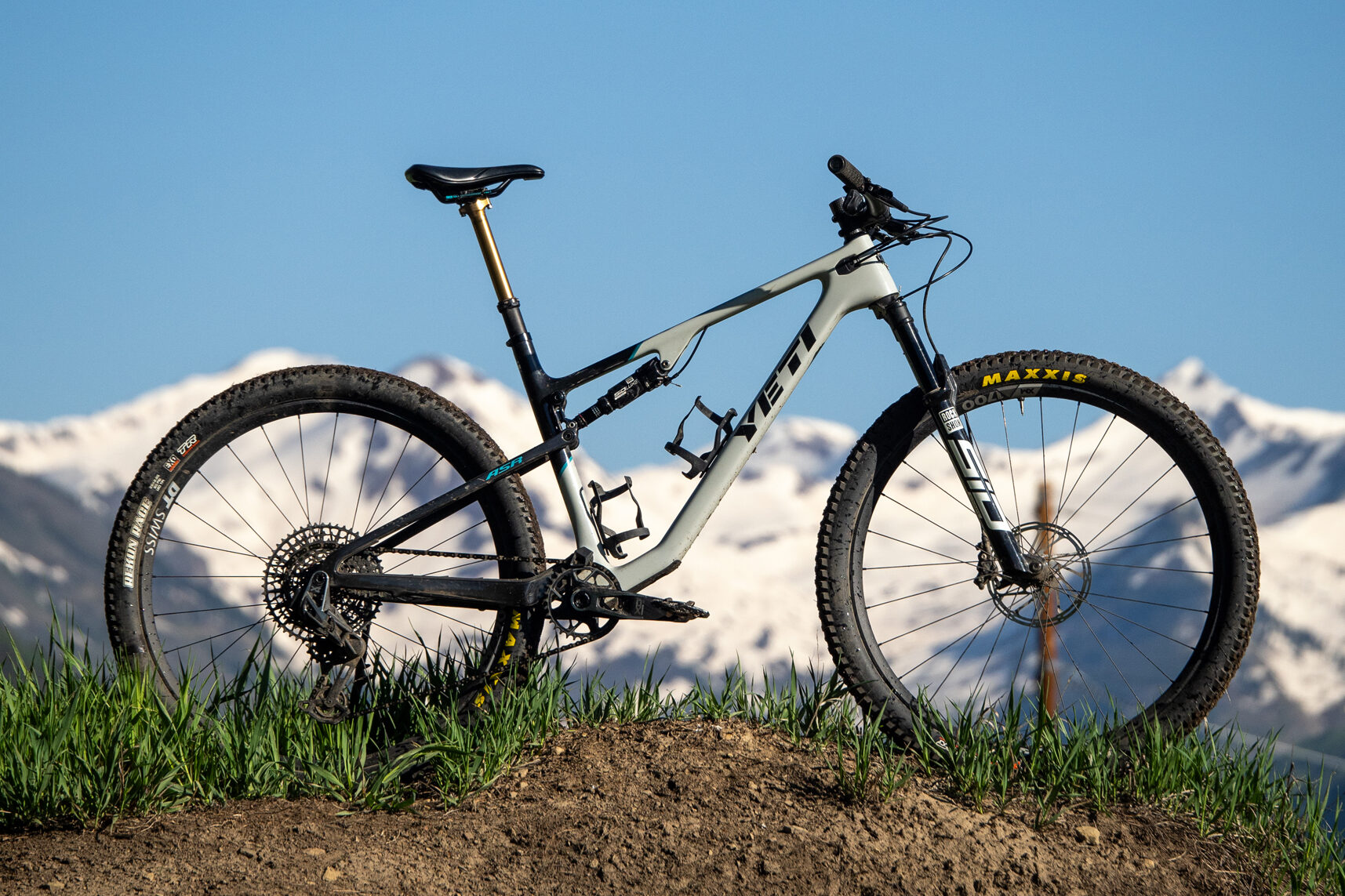 Dylan Wood and Simon Stewart review the Yeti ASR for Blister