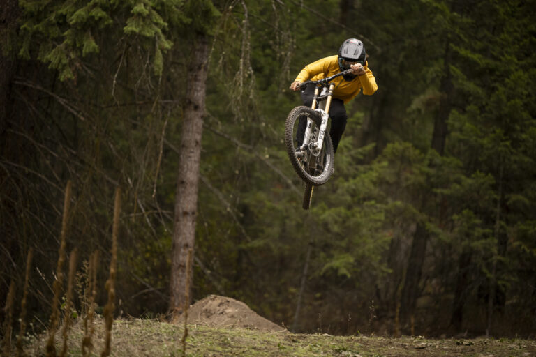 Georgia Astle on Racing, Freeriding, & Finding Her Way to MTB (Ep.215)