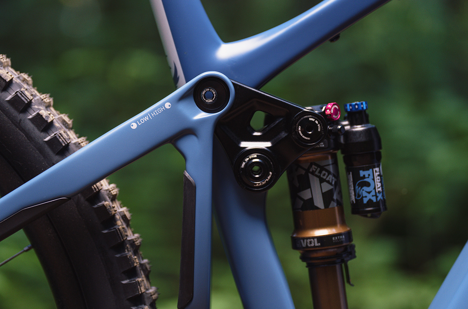 Pivot Shuttle AM — Flip Chip