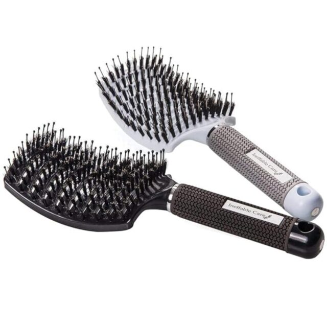 Kristin Sinnott reviews the Detangler Hair Brush for BLISTER.